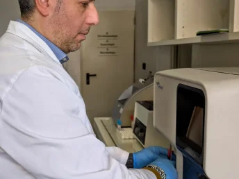biologo_lab_barreca biologo_lab_barreca